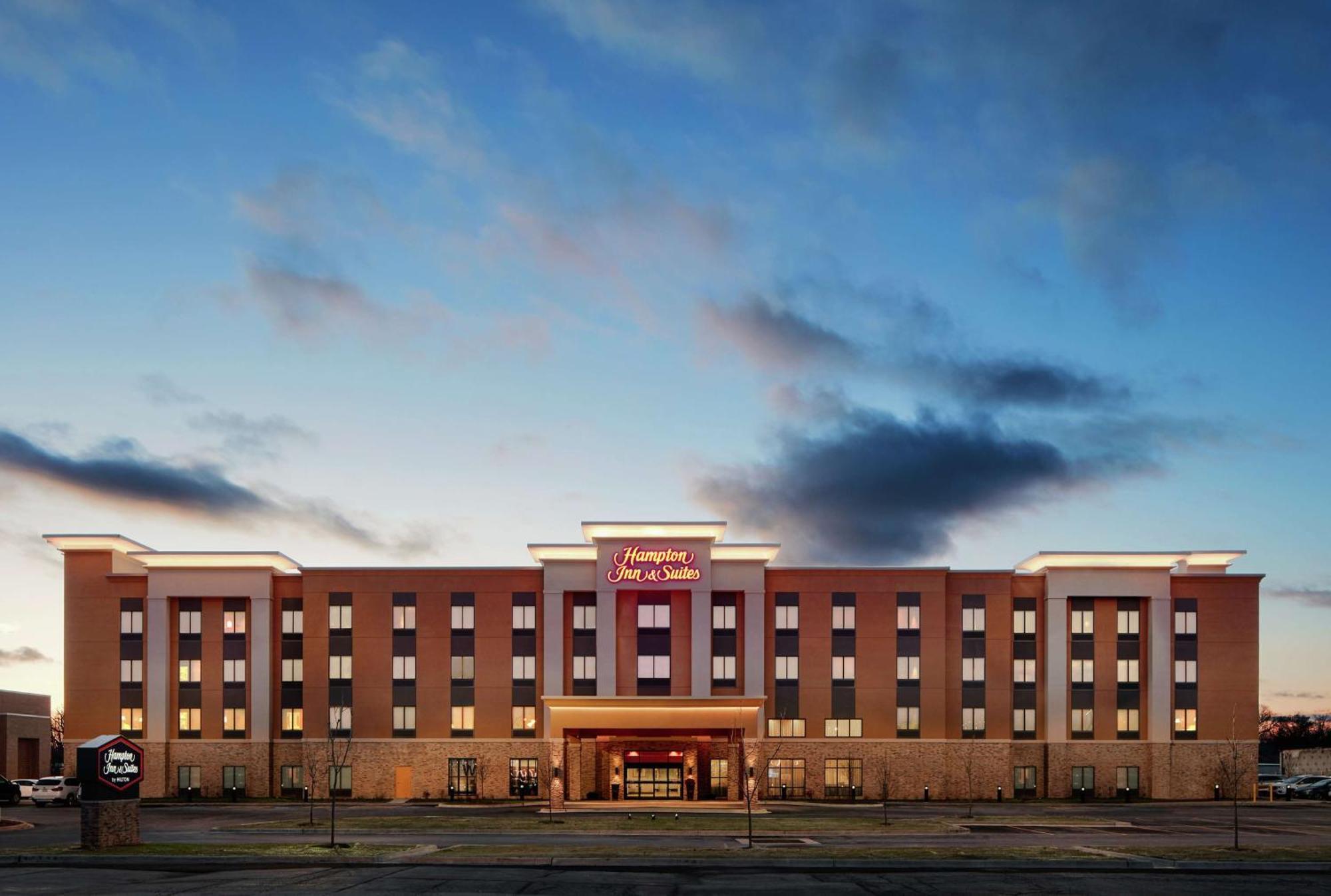 Hampton Inn & Suites Chicago/Уокиган Экстерьер фото