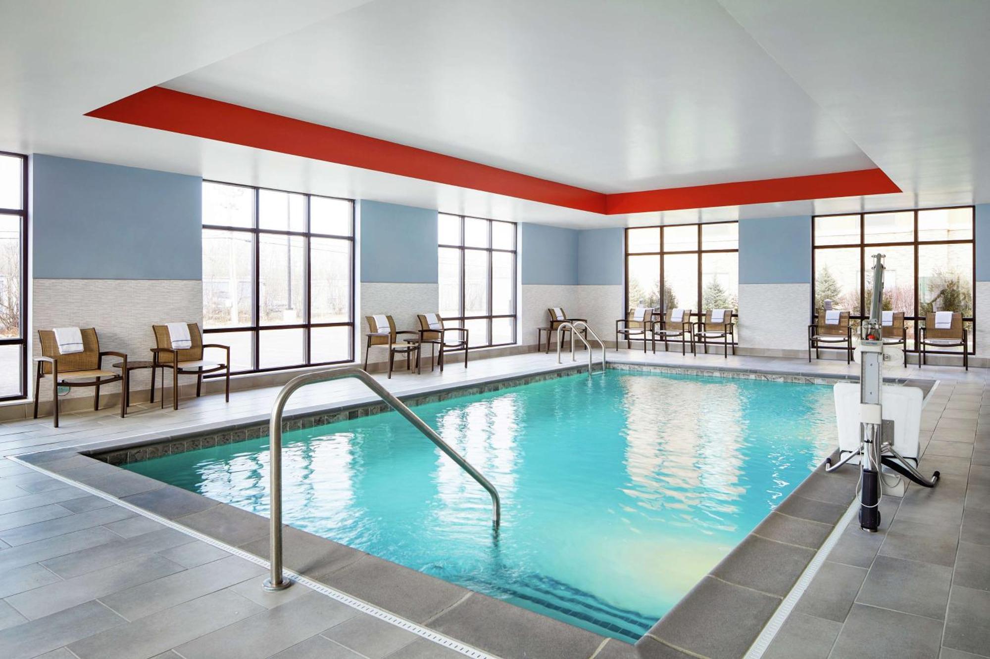 Hampton Inn & Suites Chicago/Уокиган Экстерьер фото